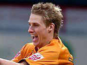 Supporting image for story: Edwards happy to link with Jones