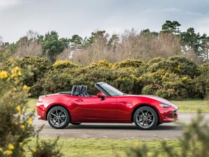 Supporting image for story: Latest Mazda MX-5 gains updated trim levels and new paint colours