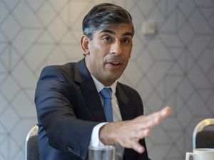 Supporting image for story: Four men arrested at Prime Minister’s home released on bail