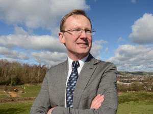 Supporting image for story: Cross border road links are vital says Welsh assembly member