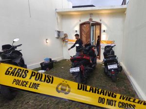 Supporting image for story: Hunt for gunmen after Australian man shot dead at villa on Bali