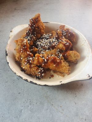 Chicken with spicy sauce and sesame