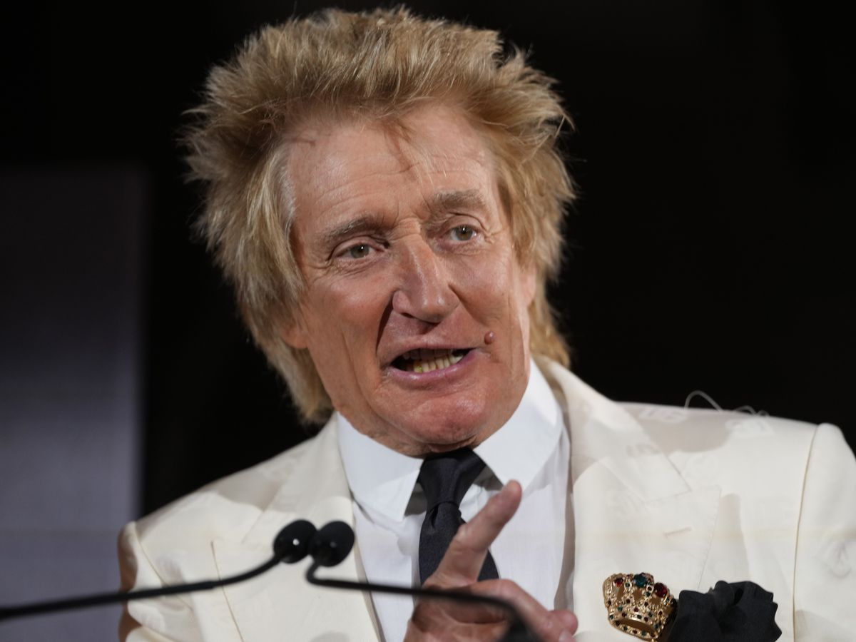 Rod Stewart &lsquo;flabbergasted&rsquo; to receive lifetime achievement award from children