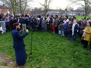 Supporting image for story: Vigils held to remember victims of New Zealand mosque shootings 