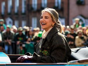 Supporting image for story: Crowds in cities and towns across island of Ireland enjoy St Patrick’s Day