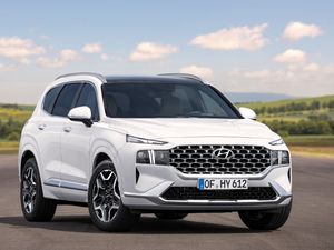 Supporting image for story: New Hyundai Santa Fe prices and specs announced