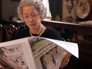 Supporting image for story: Dame Helen Mirren wrote letter to the Queen while playing her in 2006 film
