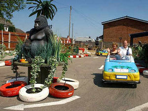 Supporting image for story: Pub has Jurassic Park dinosaur-themed ride