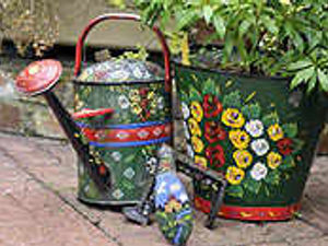 Supporting image for story: Canal art expert Frank has bin busy painting