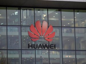 Supporting image for story: US charges Huawei with violating sanctions and stealing trade secrets
