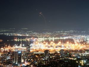 Supporting image for story: Hezbollah fires missile at Tel Aviv following Israeli strikes on Lebanon