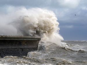 Supporting image for story: Storm Debi forecast to bring gale force winds to parts of UK