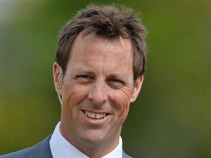 Supporting image for story: Members of England's 2005 Ashes winning side stopping off at a Shropshire cricket club as part of charity bike ride