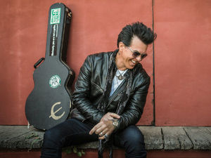 Supporting image for story: Bridgnorth show for Mike Farris with support from Elles Bailey