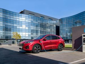 Supporting image for story: Nearly half the miles driven by Kuga plug-in hybrid owners is electric, says Ford