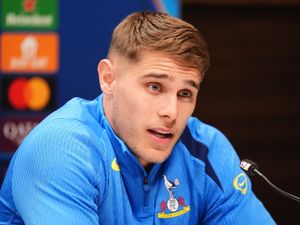 Supporting image for story: Micky van de Ven dismisses ‘nonsense’ claim that Tottenham players do not care