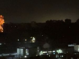 Supporting image for story: Russian attack on Kyiv leaves at least four people dead