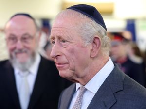 Supporting image for story: King meets ‘hero’ survivors of Manchester synagogue attack