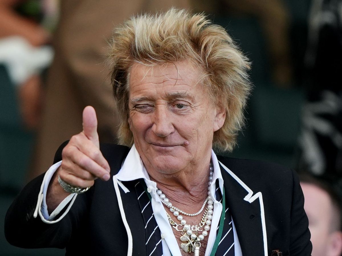Rod Stewart says country should ‘give Farage a chance’