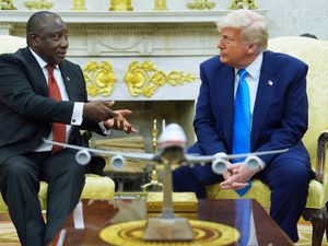 Supporting image for story: Trump uses White House meeting to confront South African president over farmers