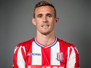 Supporting image for story: Darren Fletcher wishes West Brom well as he leaves for Stoke City