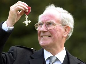 Supporting image for story: Veteran broadcaster Robbie Shepherd dies aged 87