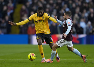 Supporting image for story: Aston Villa 1 Wolves 0: Kamara strike wins it but battling Wolves show pride