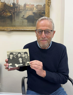 The signed photograph is expected to sell for between £1,500 to £2,000 at auction