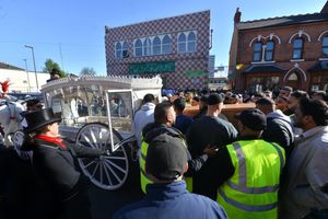 Crowds gathered for the funeral of teenage boxer Ali Tazeem 