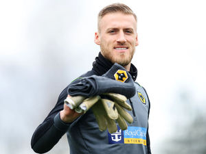 Supporting image for story: Wolves goalkeeper Dan Bentley putting Jose Sa under pressure