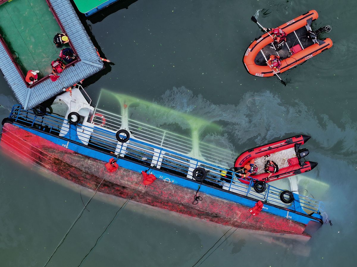 Nine dead as Chinese boats capsize in storm