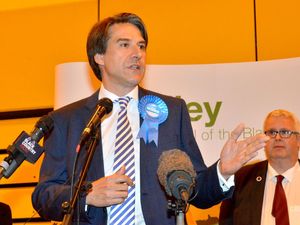 Supporting image for story: Morris calls for Iraq rebuilding pledge