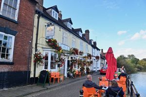 The pub is easy to find walking along Severn Side North
