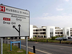 Supporting image for story: Dudley's Russells Hall Hospital: Men and women 'shared wards due to bed shortages'