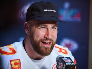 Supporting image for story: Travis Kelce to discuss London in his podcast after Taylor Swift show appearance