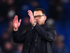 Supporting image for story: Liam Rosenior: Chelsea struggled in second half of Brentford win due to virus