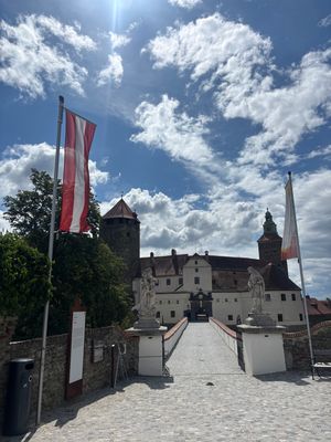 The castle in nearby Stadtschlaining was quite the sight.