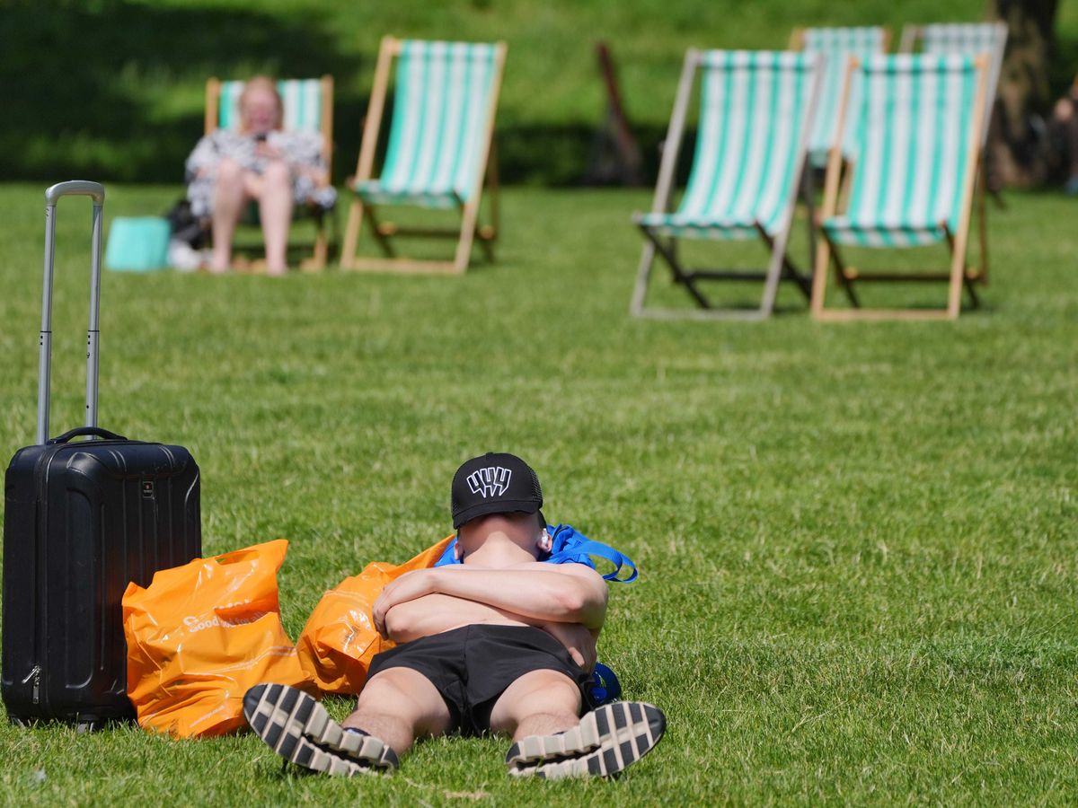 UK weather: Met Office forecasts temperatures to surge in the West Midlands - when does summer start?