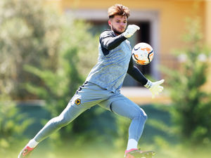 Supporting image for story: Stoke move falls through for Wolves goalkeeper Matija Sarkic