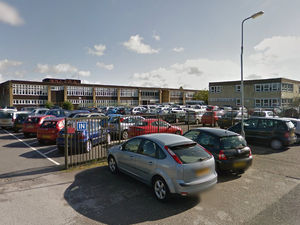 Supporting image for story: Police called after Wolverhampton pupil 'chased by students from another school'