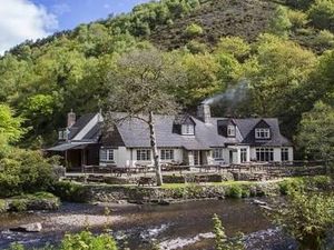 Supporting image for story: A week packed with fun for all the family in delightful Devon