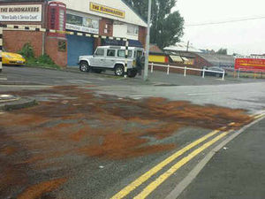 Supporting image for story: Lorry spills 500 litres of fuel on Dudley road