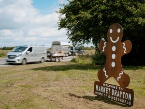 Supporting image for story: Margaret's delight at Market Drayton's gingerbread guardians