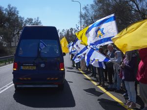 Supporting image for story: Israel and Hamas agree on new exchange which keeps fragile ceasefire intact