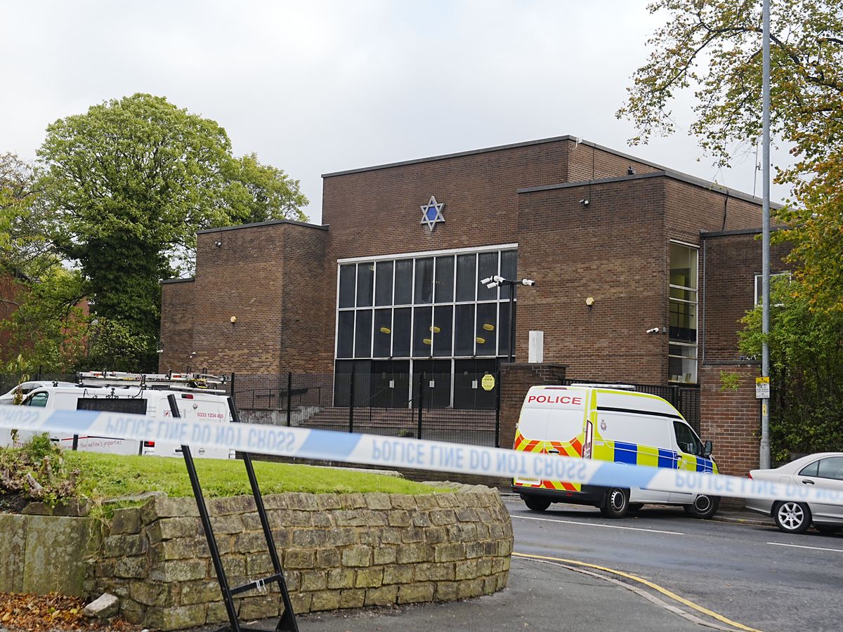 Witnesses to synagogue attack urged to come forward