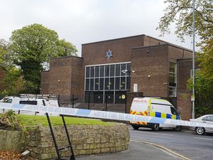 Supporting image for story: Witnesses to synagogue attack urged to come forward