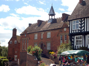 Supporting image for story: Shropshire properties 'flying out the door', says estate agent