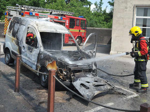 Supporting image for story: Van destroyed after catching fire in Wednesbury