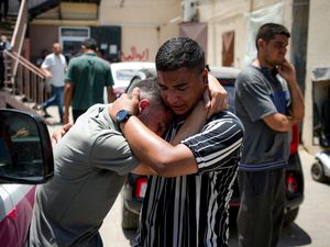 Supporting image for story: Israeli air strike kills 25 in southern Gaza