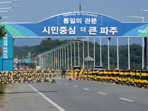 Supporting image for story: North Korea vows to permanently block border with southern neighbours